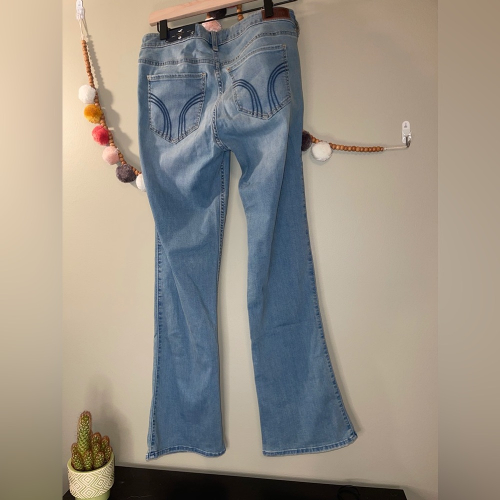 Hollister Low Rise Boot Cut Jeans size 9S W29 L30 NWT - Picture 2 of 4